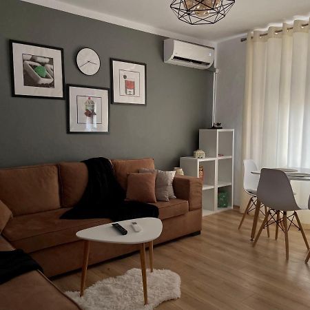 Luel Central Apartament Тирана Екстер'єр фото