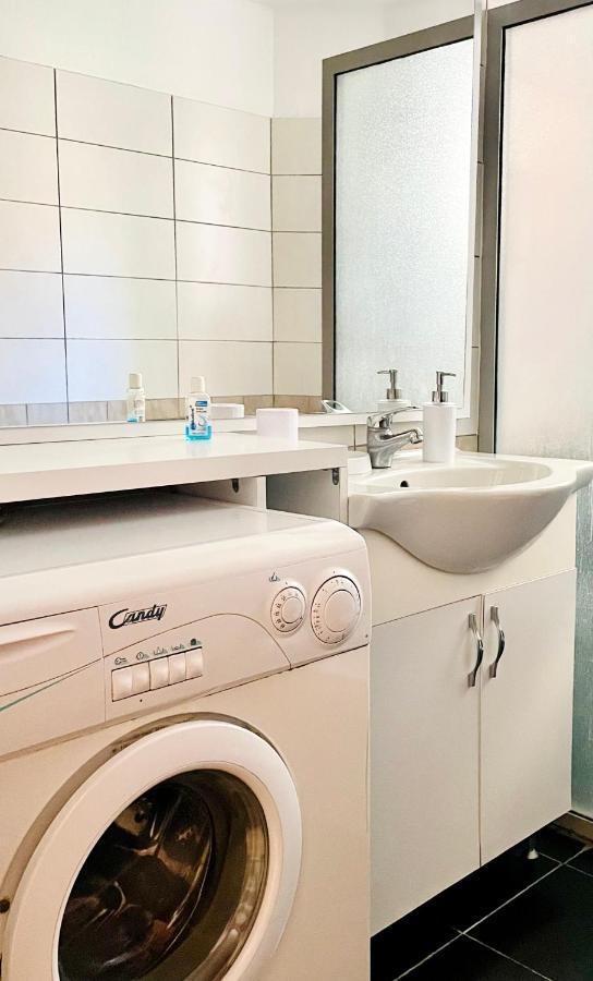 Luel Central Apartament Тирана Екстер'єр фото