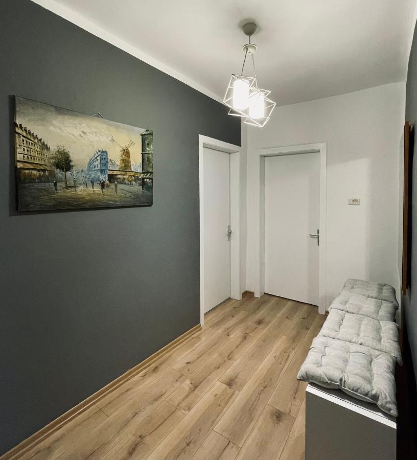 Luel Central Apartament Тирана Екстер'єр фото