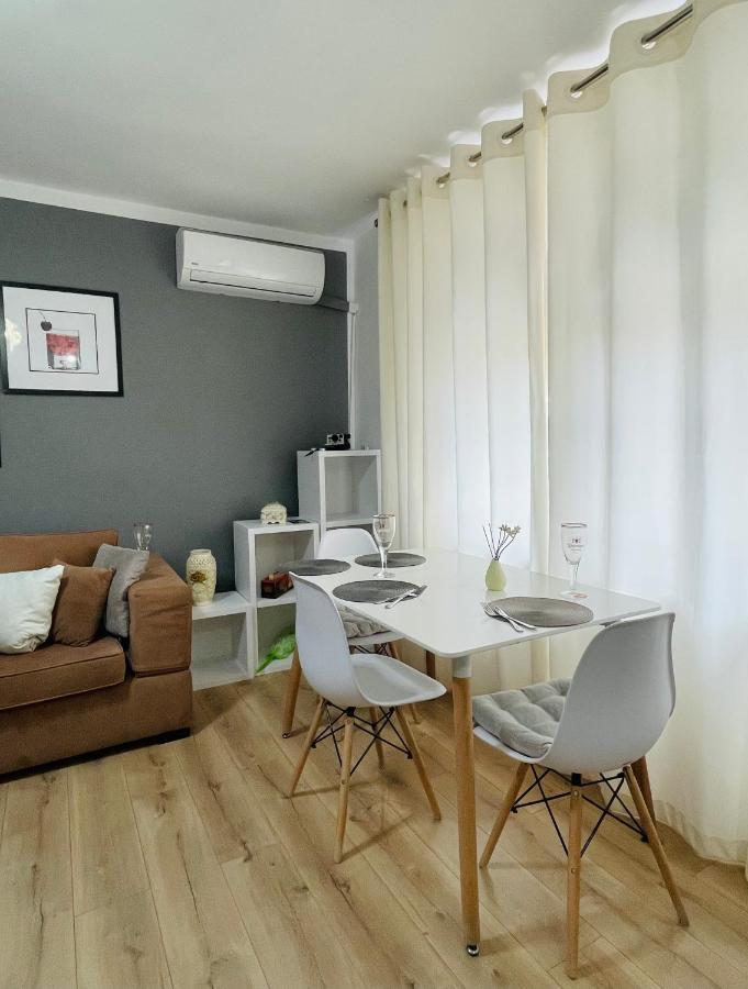 Luel Central Apartament Тирана Екстер'єр фото